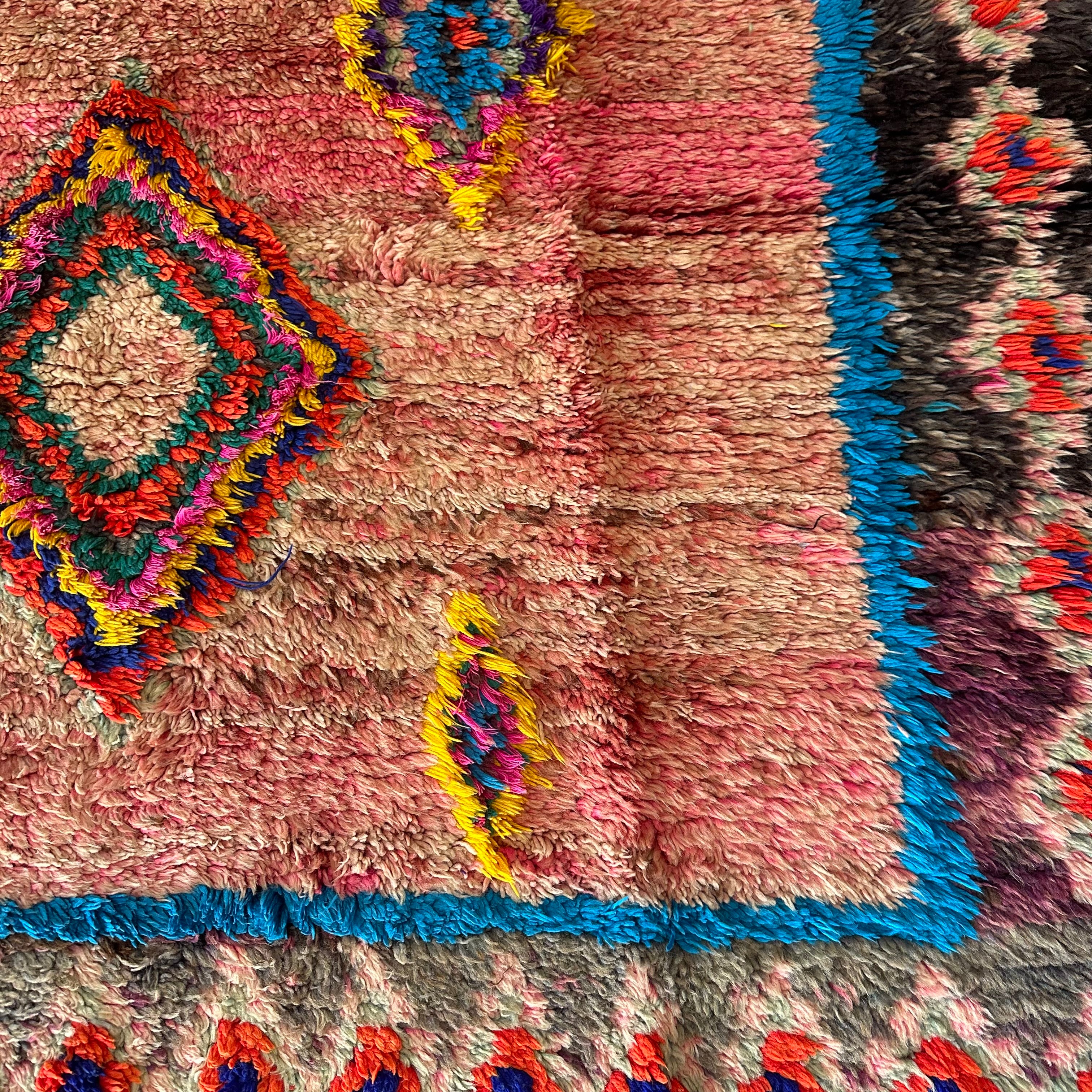 Warm Magic - Vintage Authentic Moroccan Rug