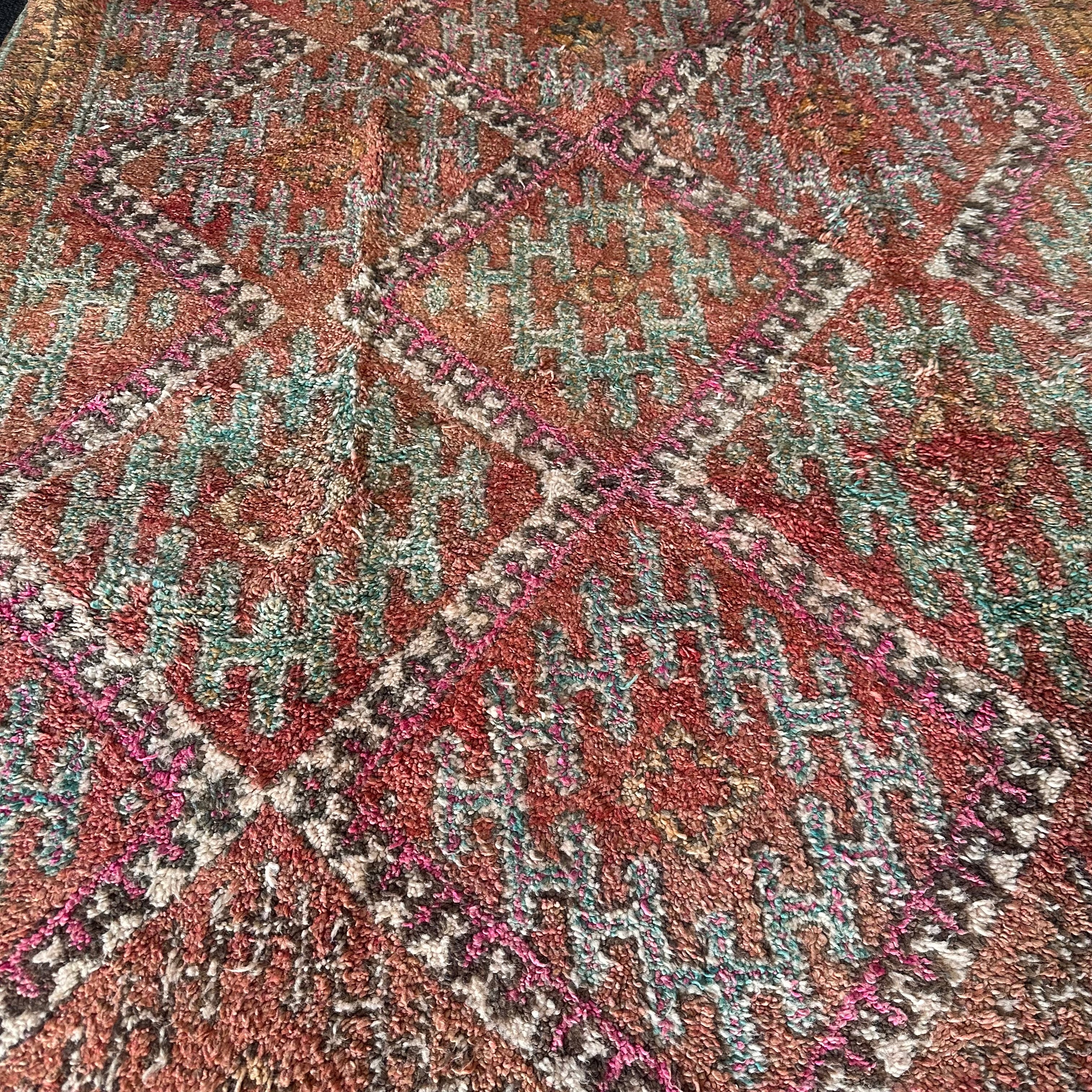 Gor Geous - Vintage Authentic Moroccan Rug
