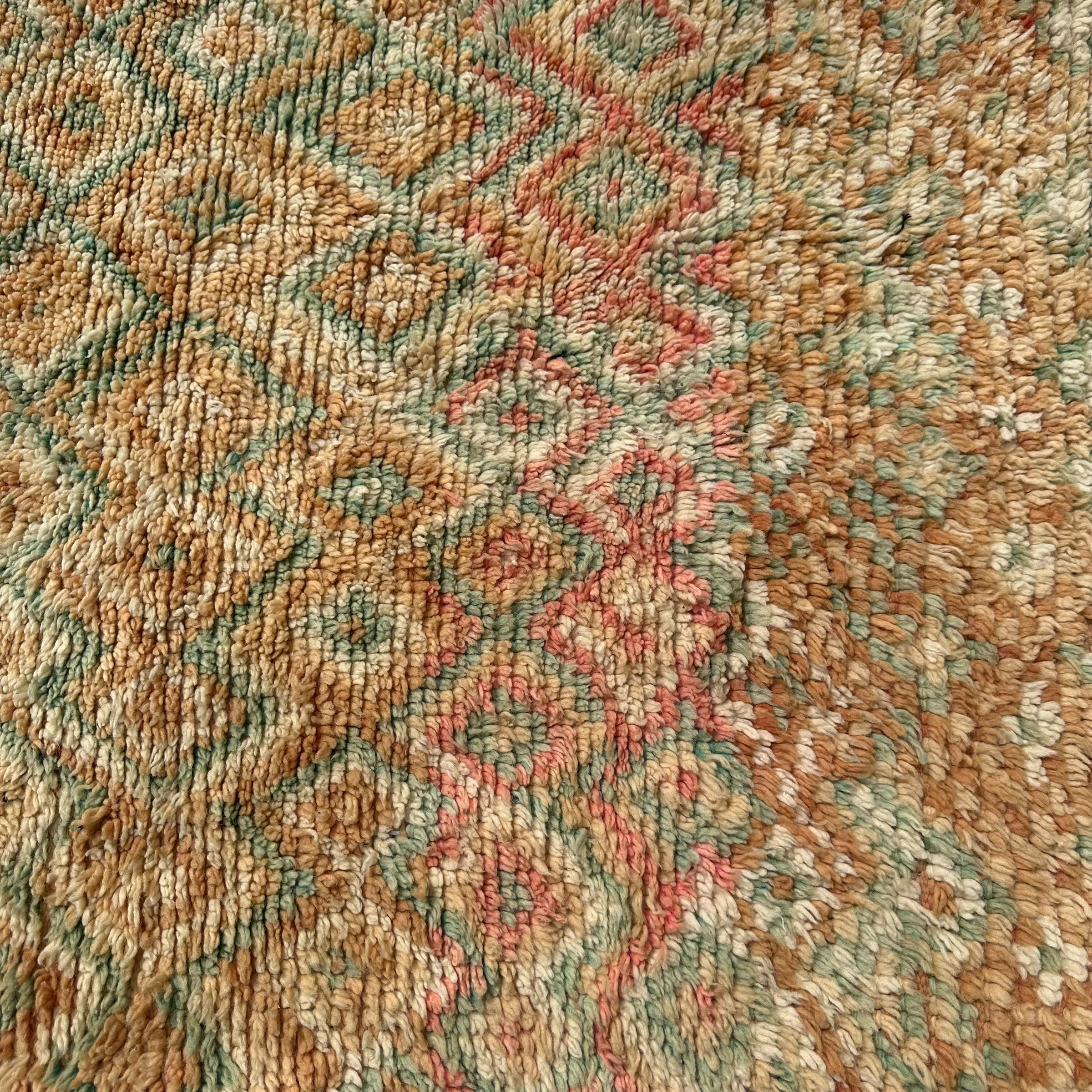 Green triangles - Vintage Authentic Moroccan Rug