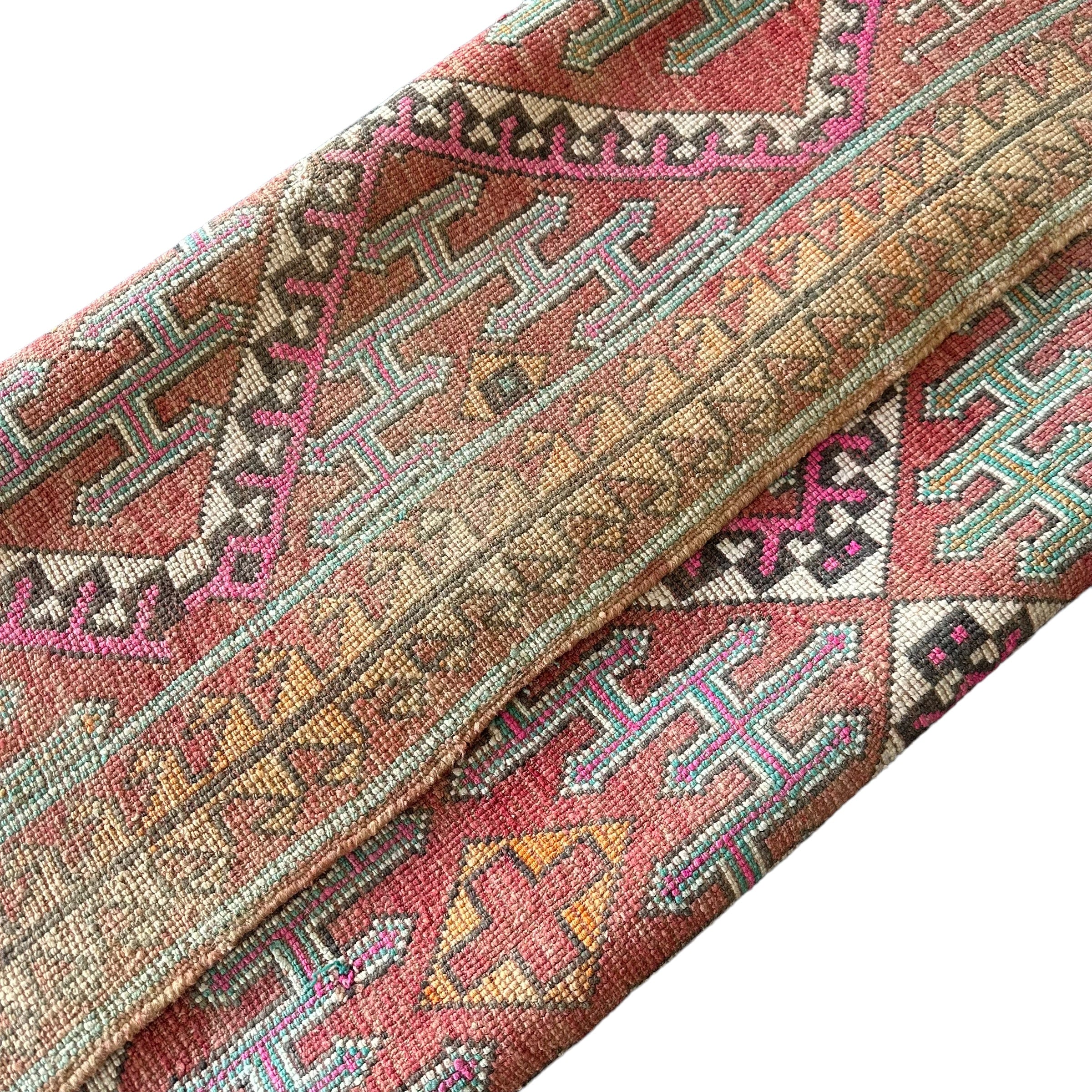 Gor Geous - Vintage Authentic Moroccan Rug