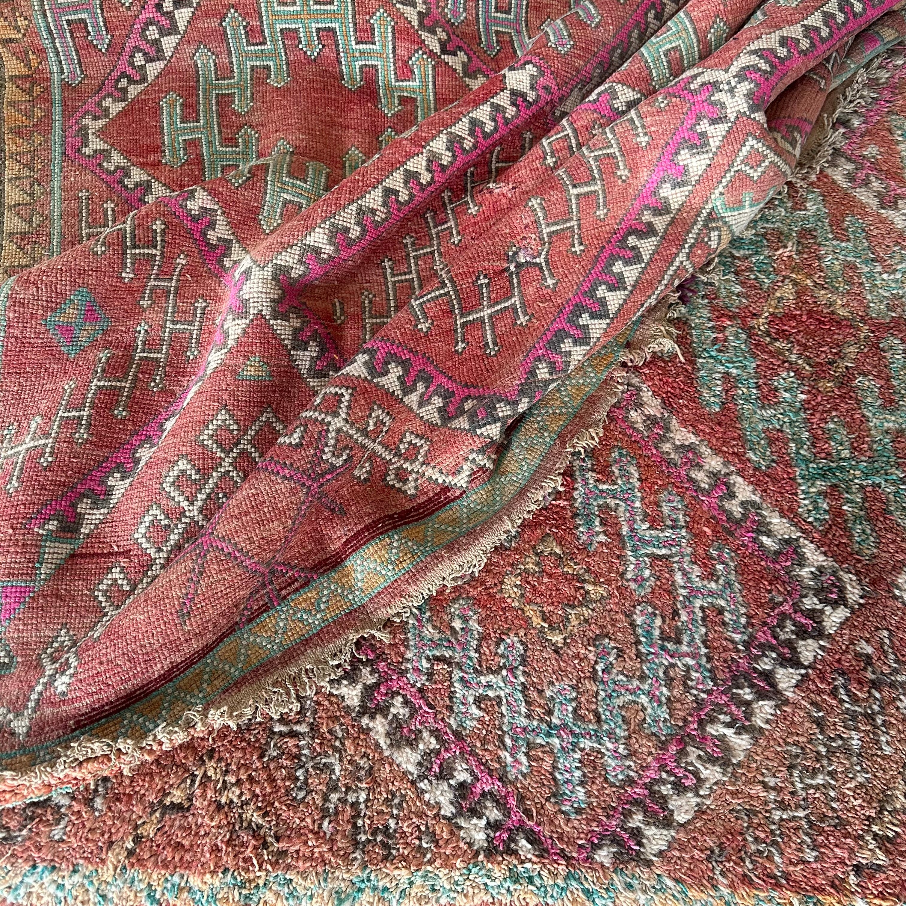 Gor Geous - Vintage Authentic Moroccan Rug