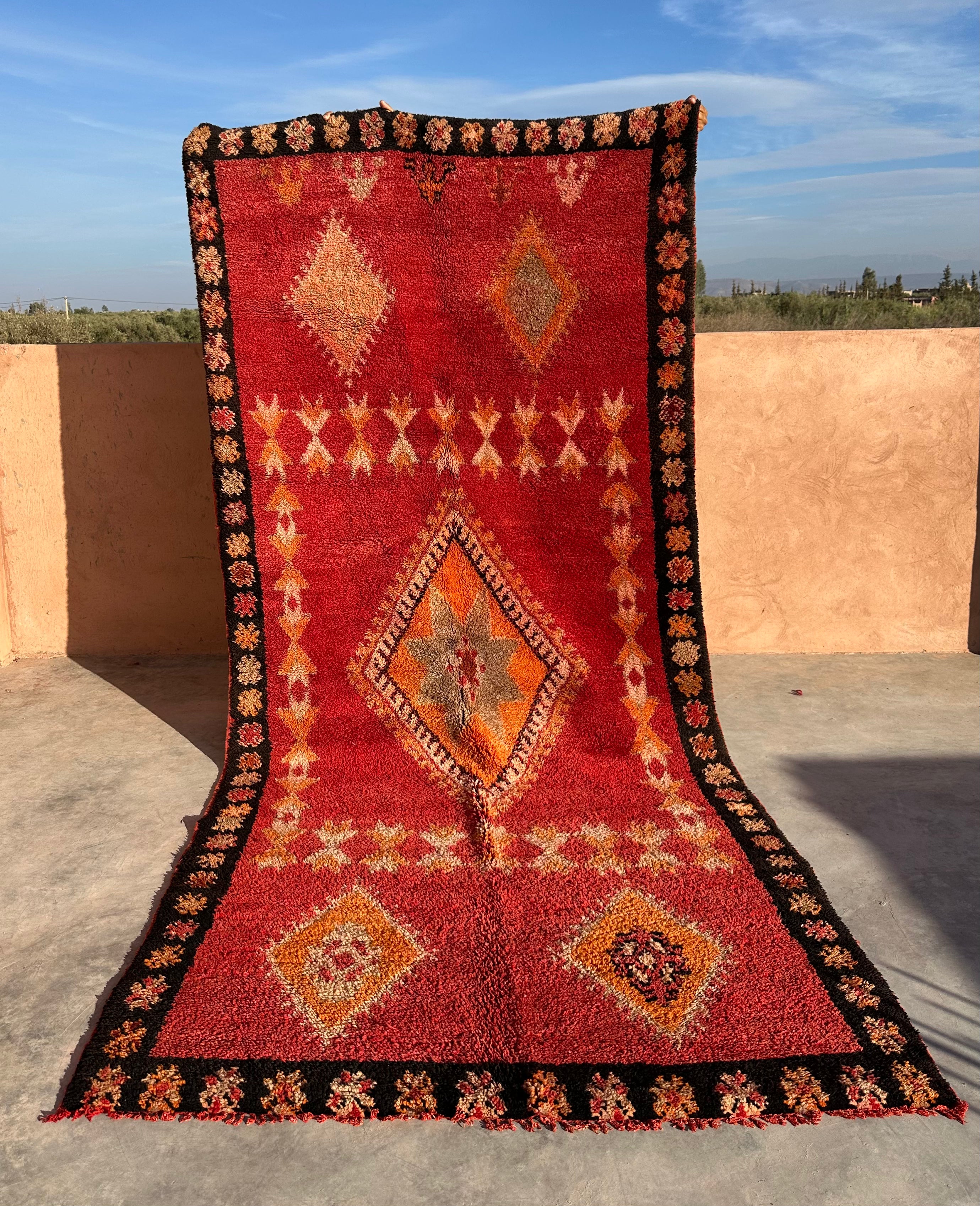 5 Diamonds - Vintage Authentic Moroccan Rug
