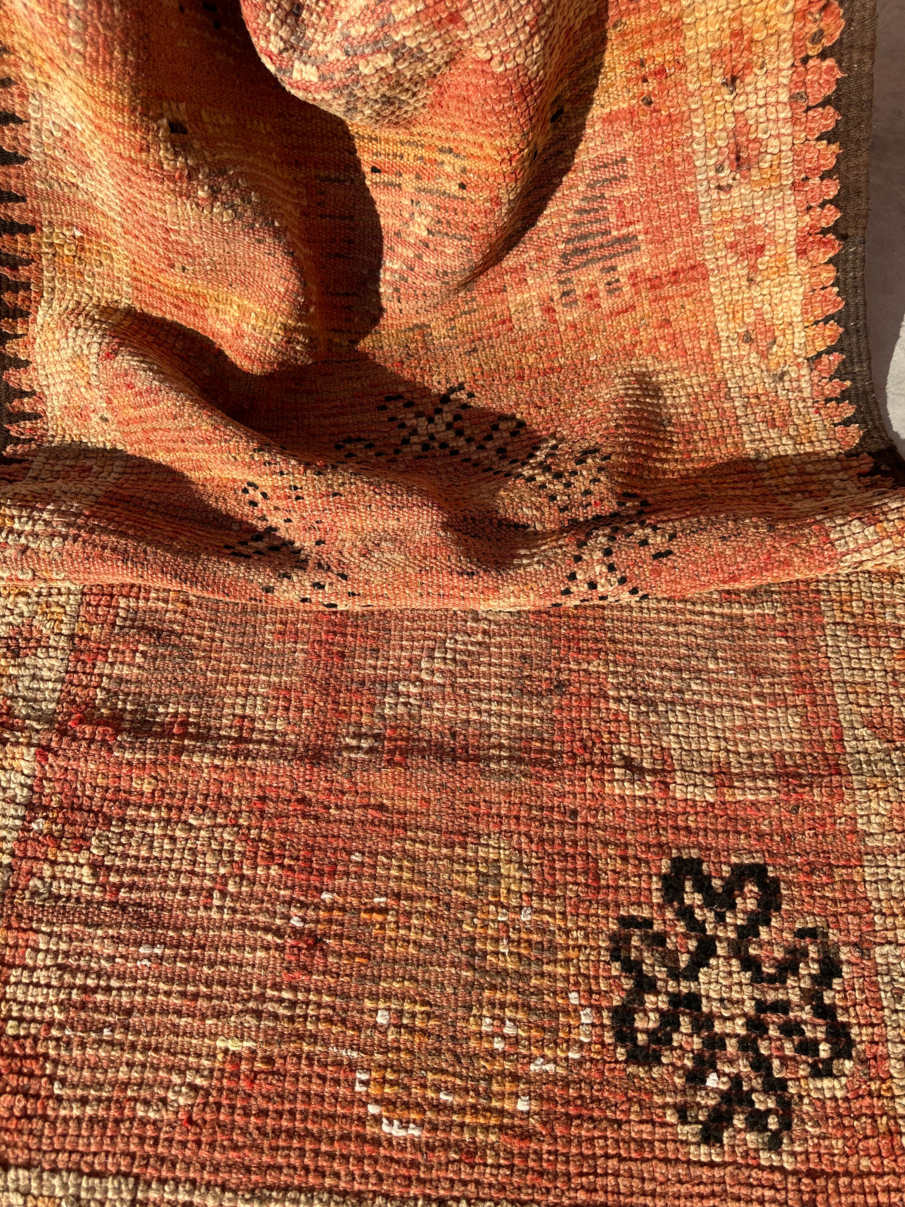 Sweet Side - Vintage Authentic Moroccan Rug