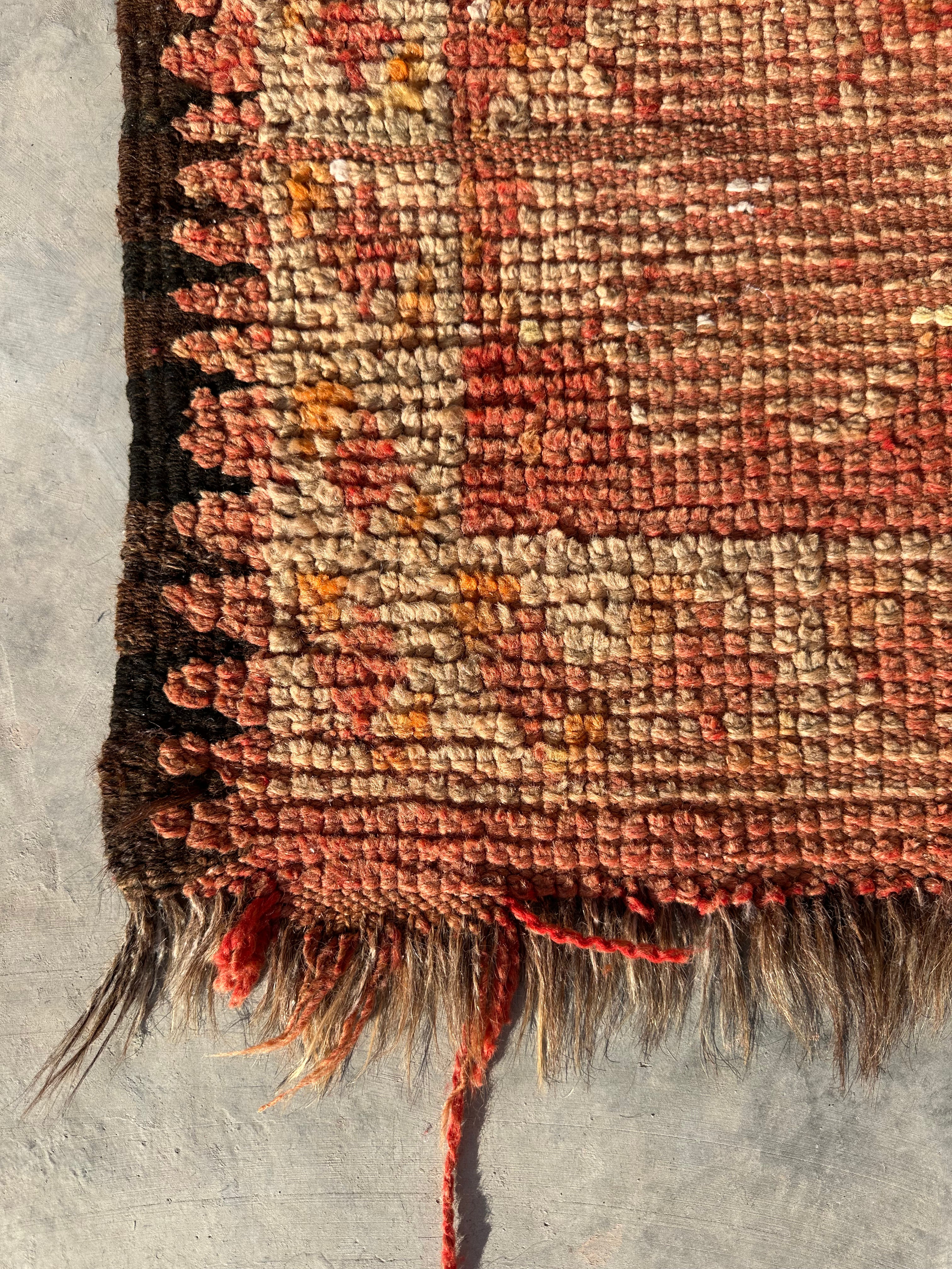 Sweet Side - Vintage Authentic Moroccan Rug