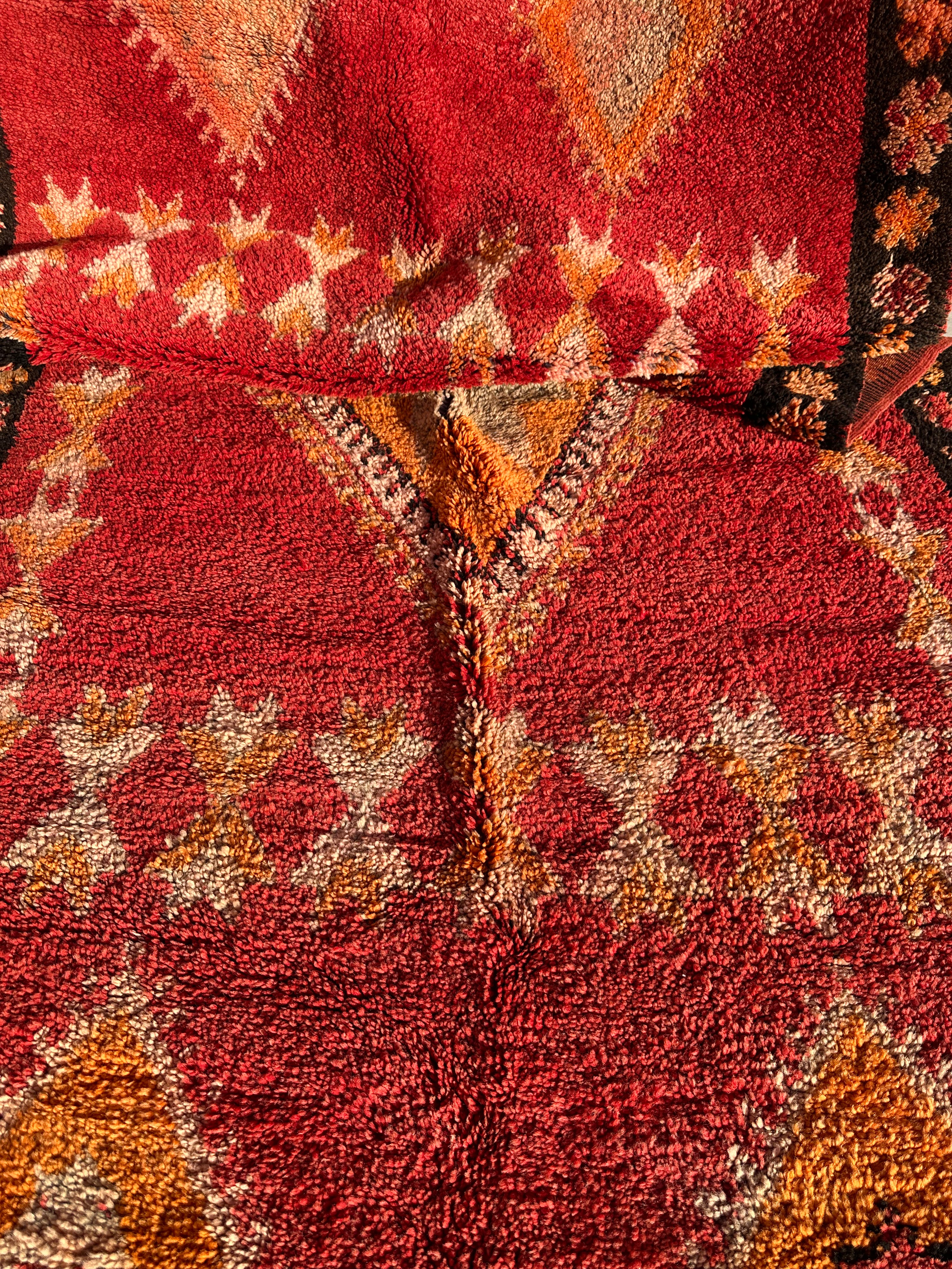 5 Diamonds - Vintage Authentic Moroccan Rug