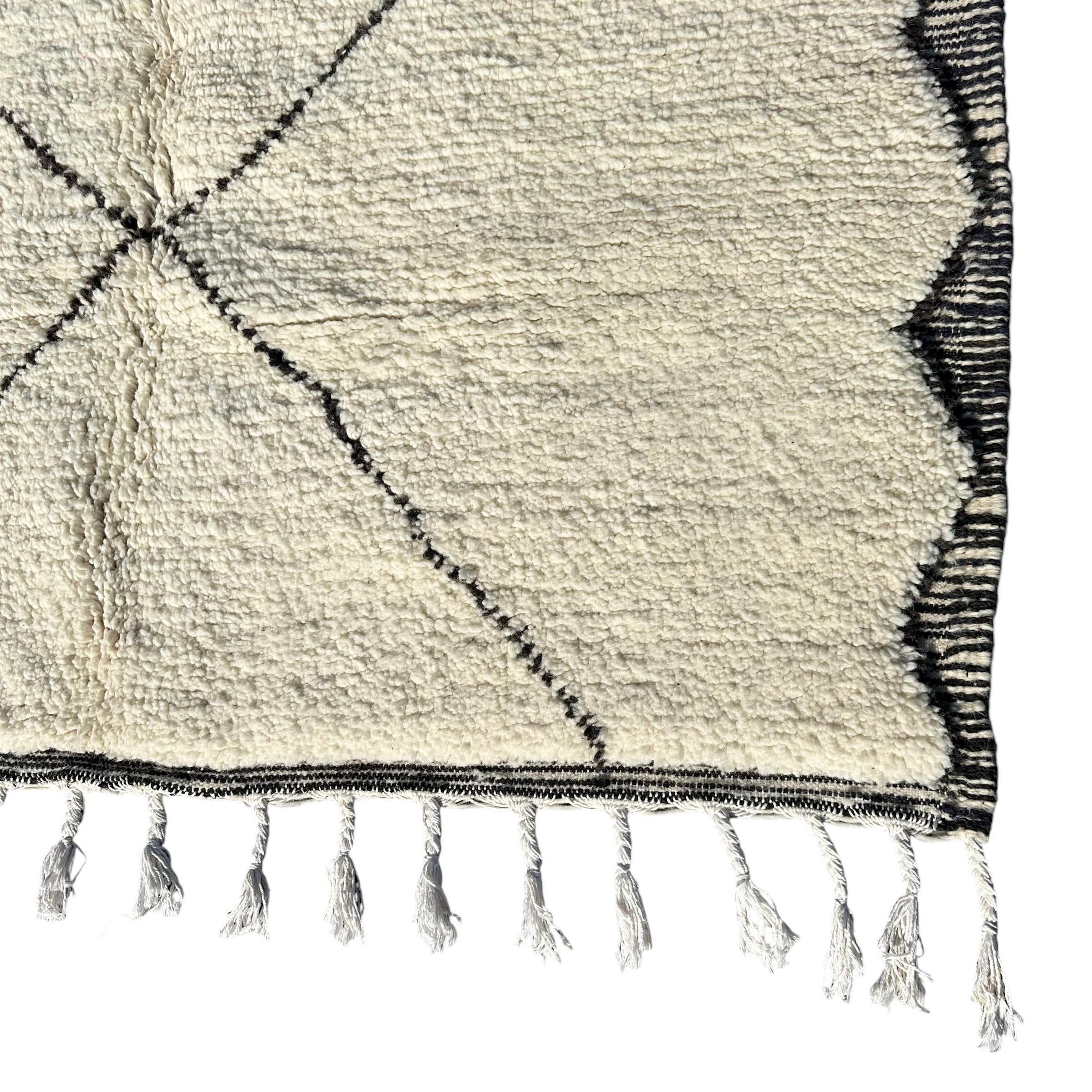 B&amp;W hand drawn - Beni Ourain Premium Moroccan Rug