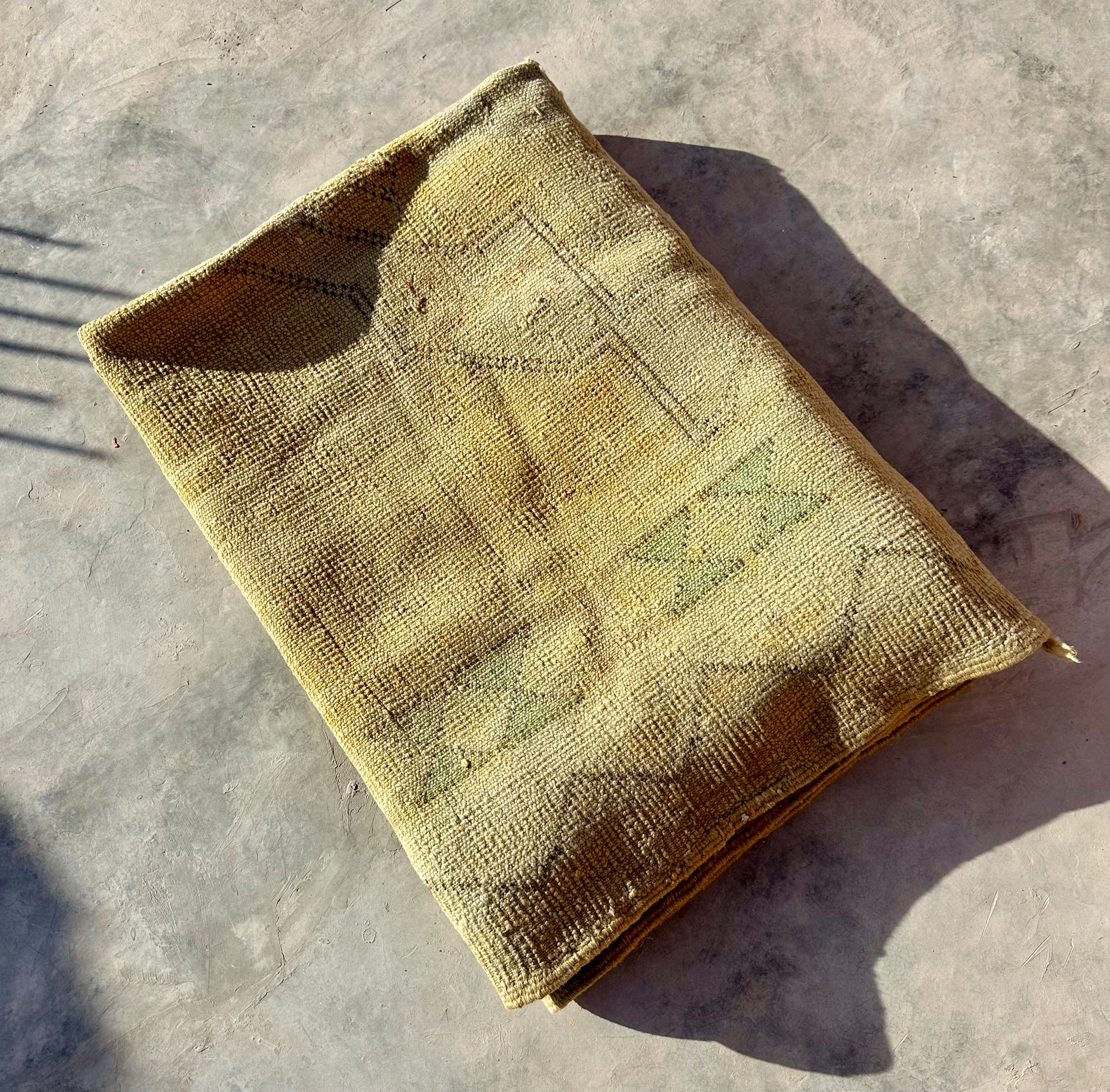 Lush Green Bowtie - Vintage Authentic Moroccan Rug