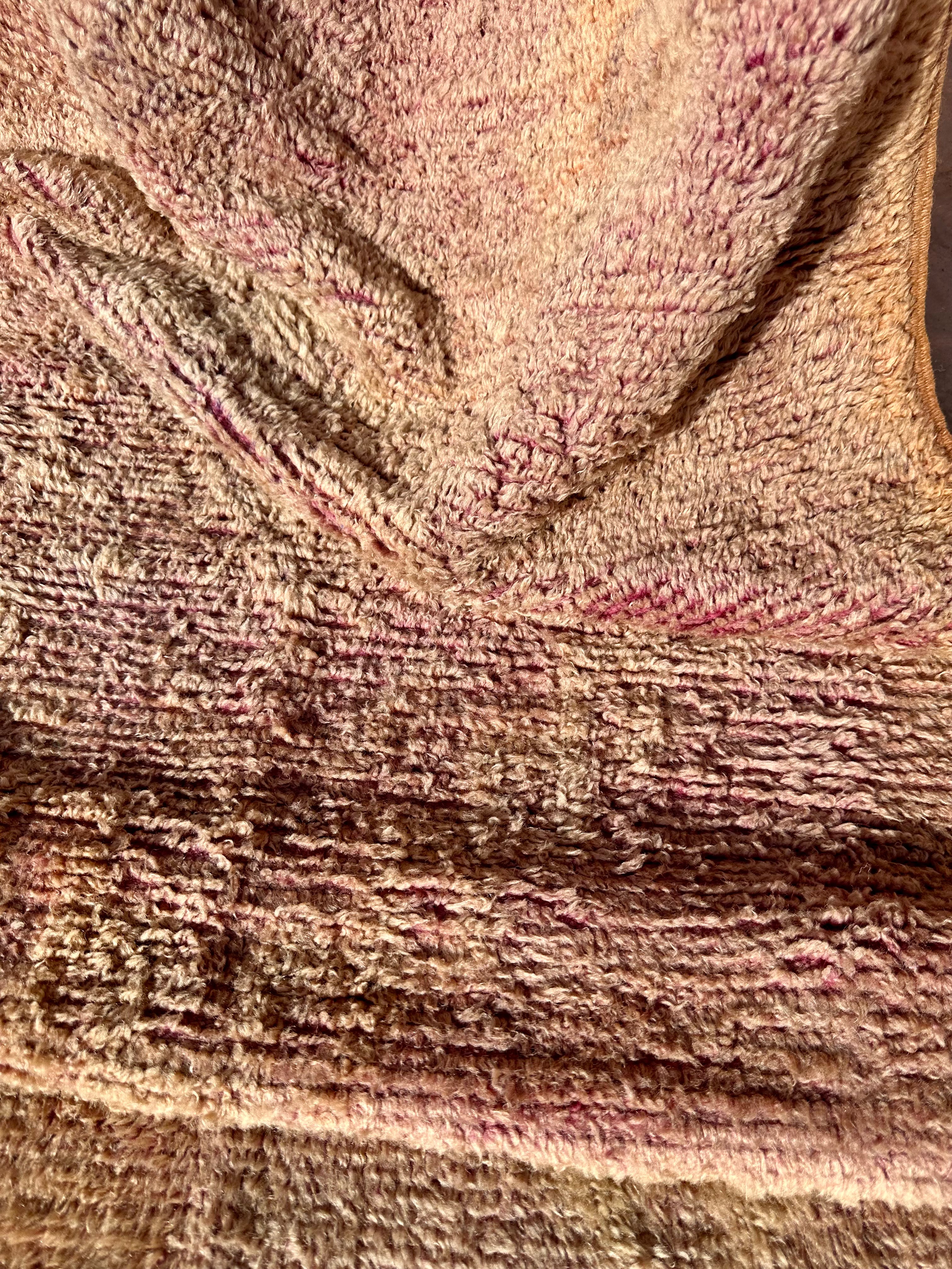 Small Gem - Vintage Authentic Moroccan Rug