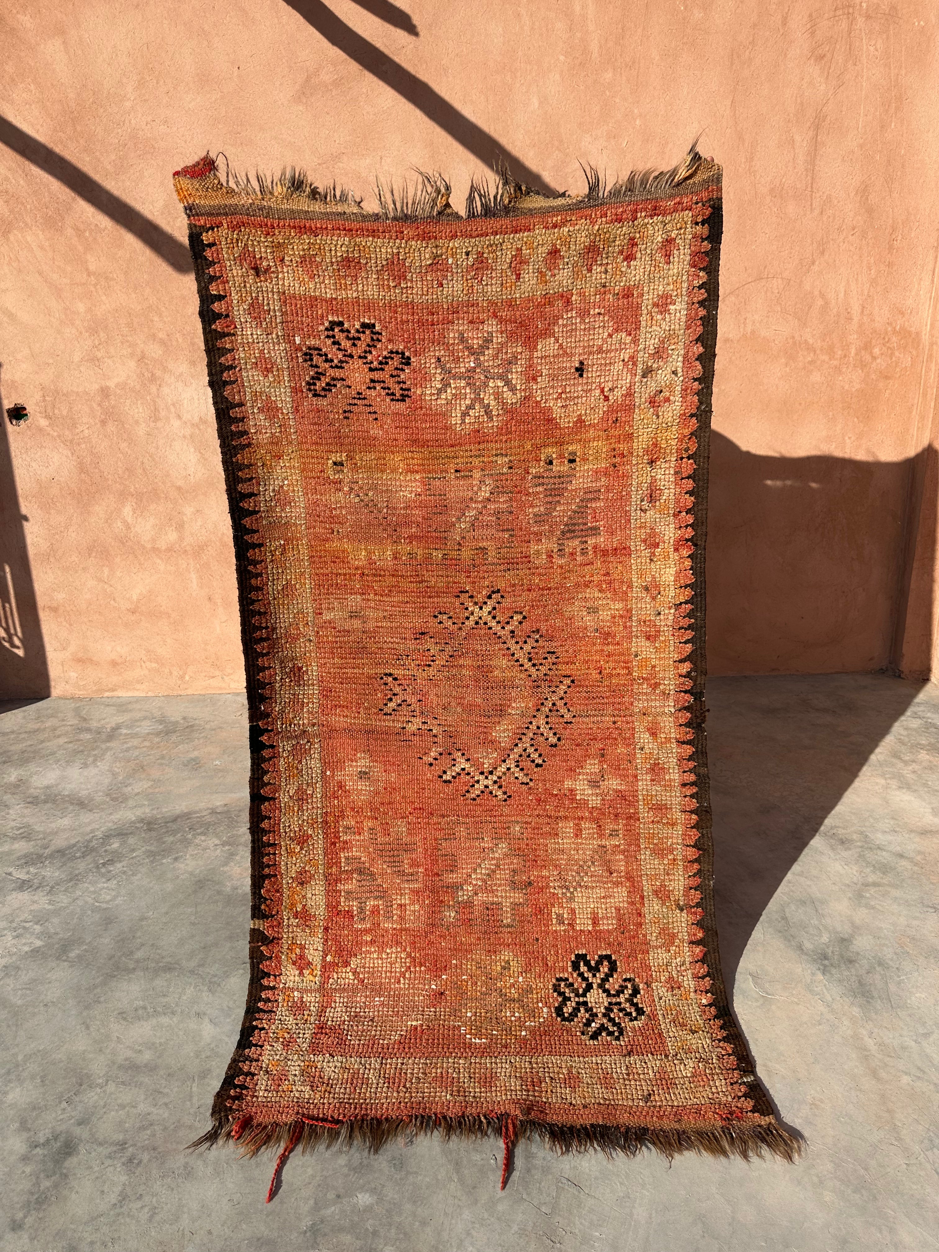 Sweet Side - Vintage Authentic Moroccan Rug